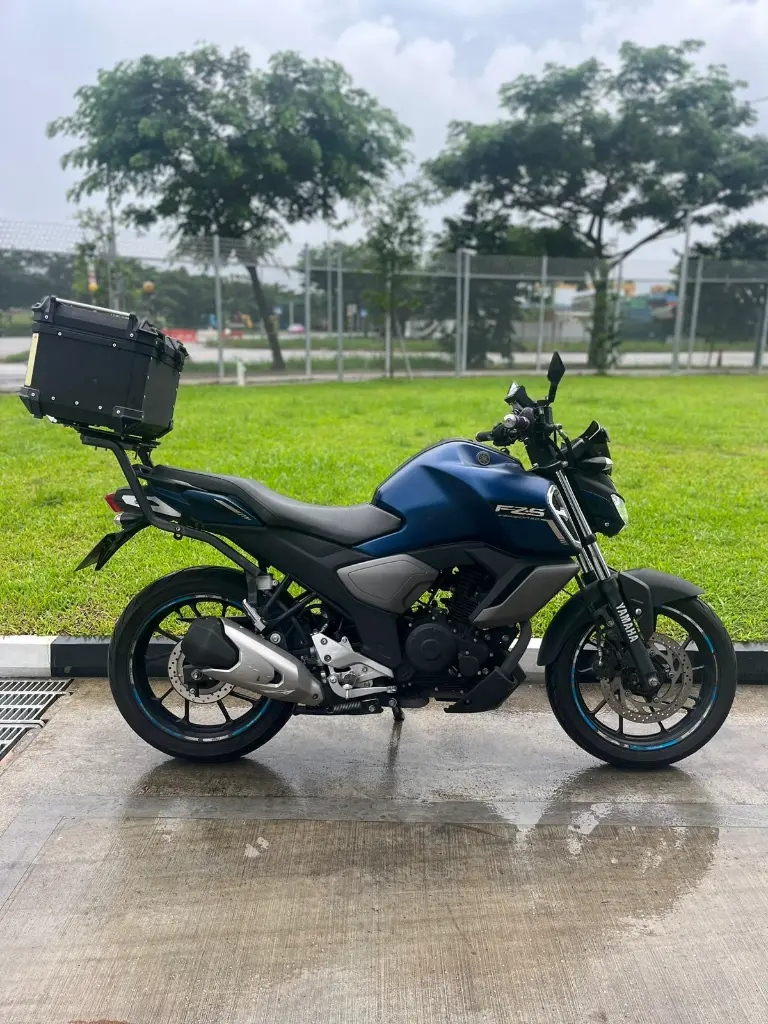 YAMAHA/FZS ABS
MANUAL